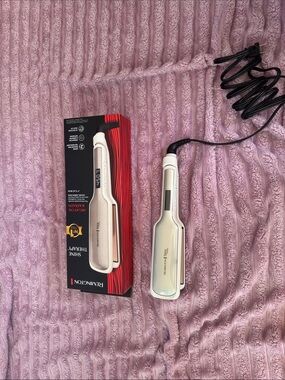 Remington Pearl White Digital Hair Straightener with LCD